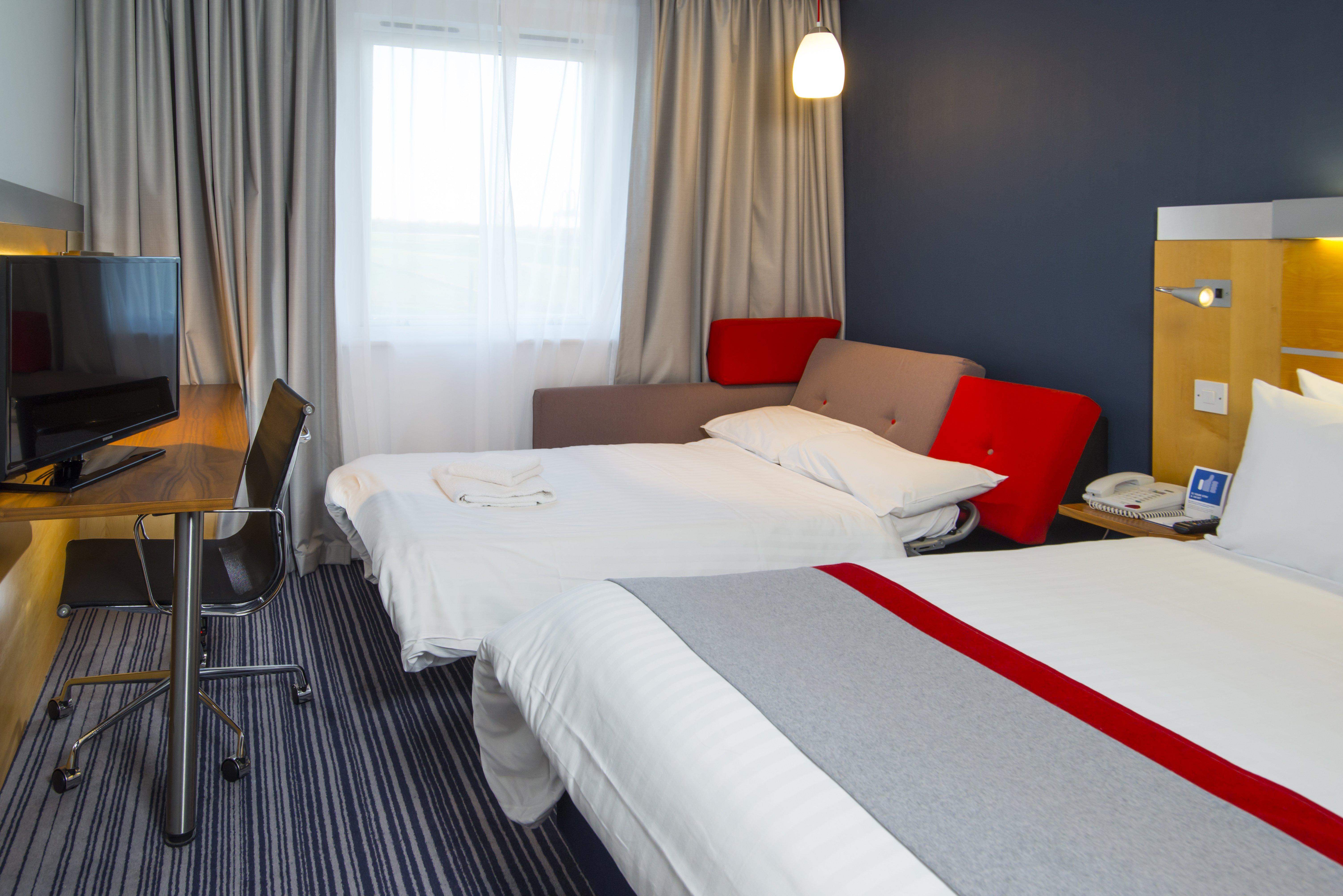 Holiday Inn Express London - Epsom Downs By Ihg Dış mekan fotoğraf