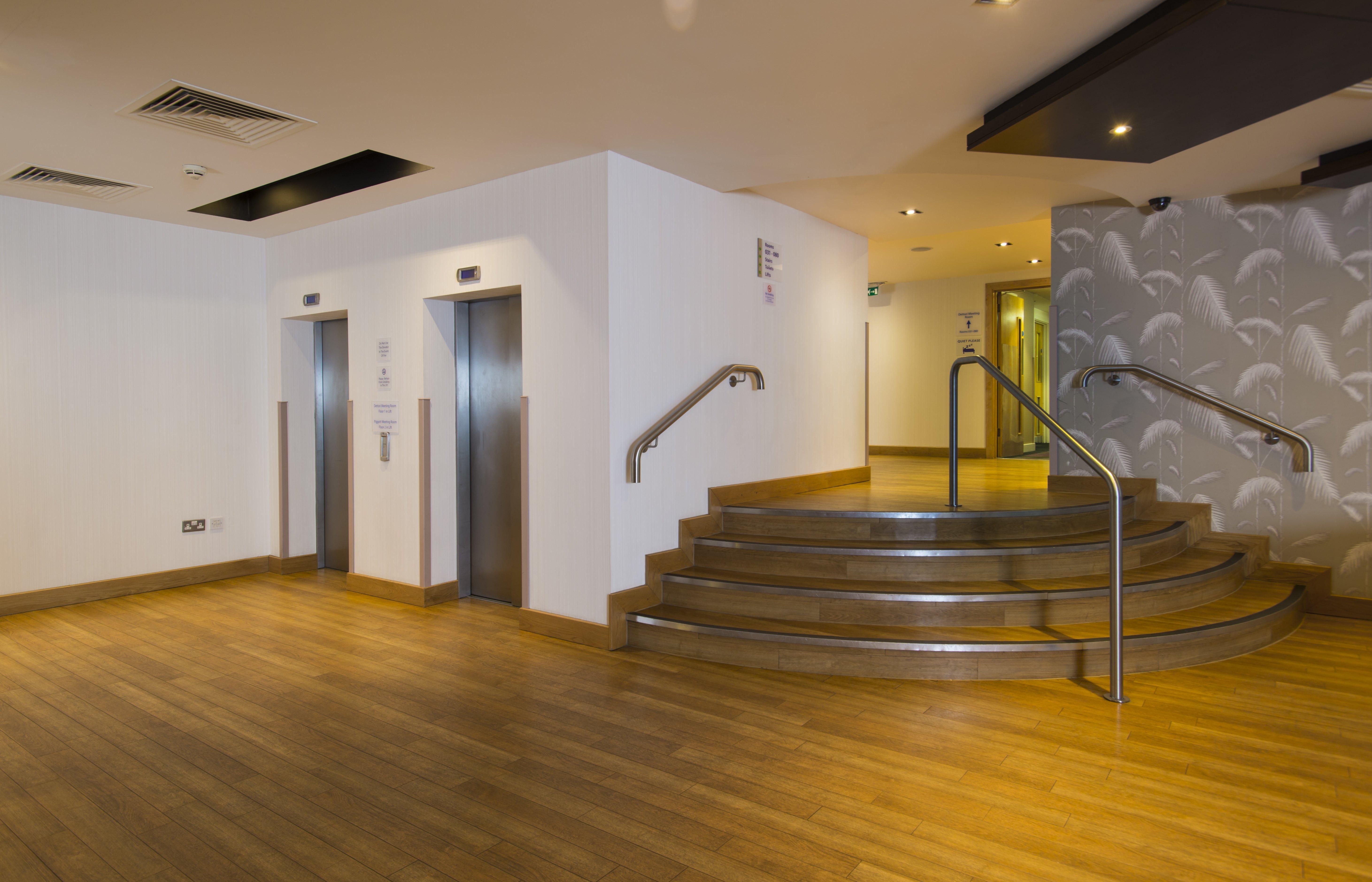 Holiday Inn Express London - Epsom Downs By Ihg Dış mekan fotoğraf