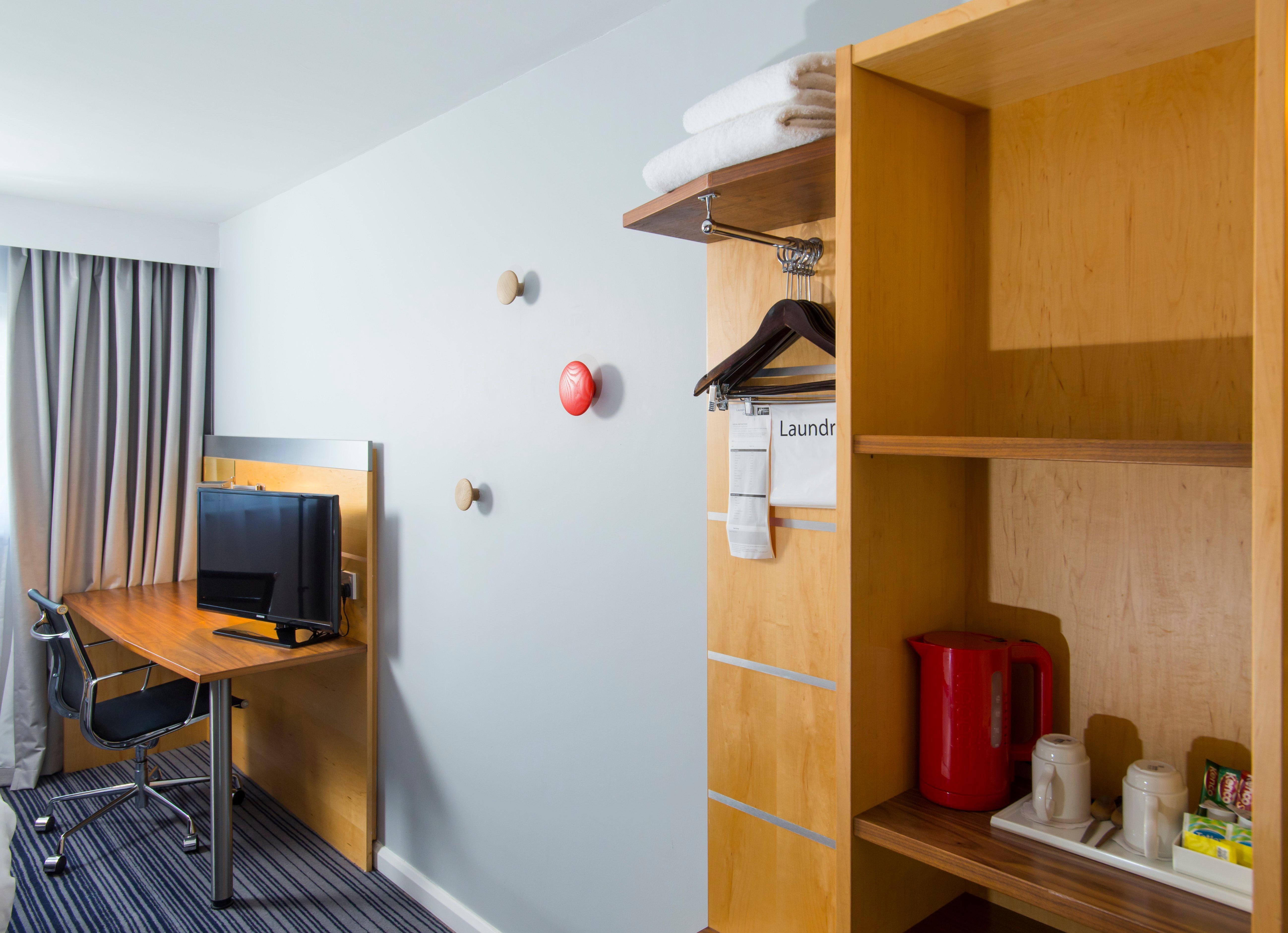 Holiday Inn Express London - Epsom Downs By Ihg Dış mekan fotoğraf